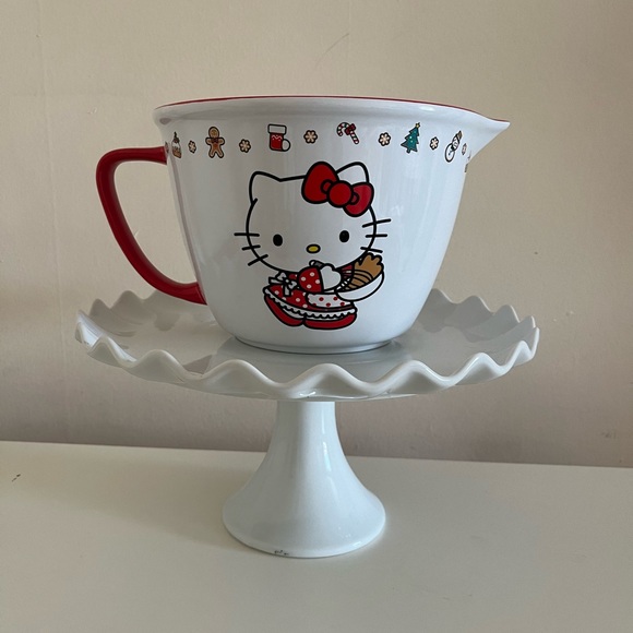 Hello Kitty Mixing Bowl - Picture 2 of 2